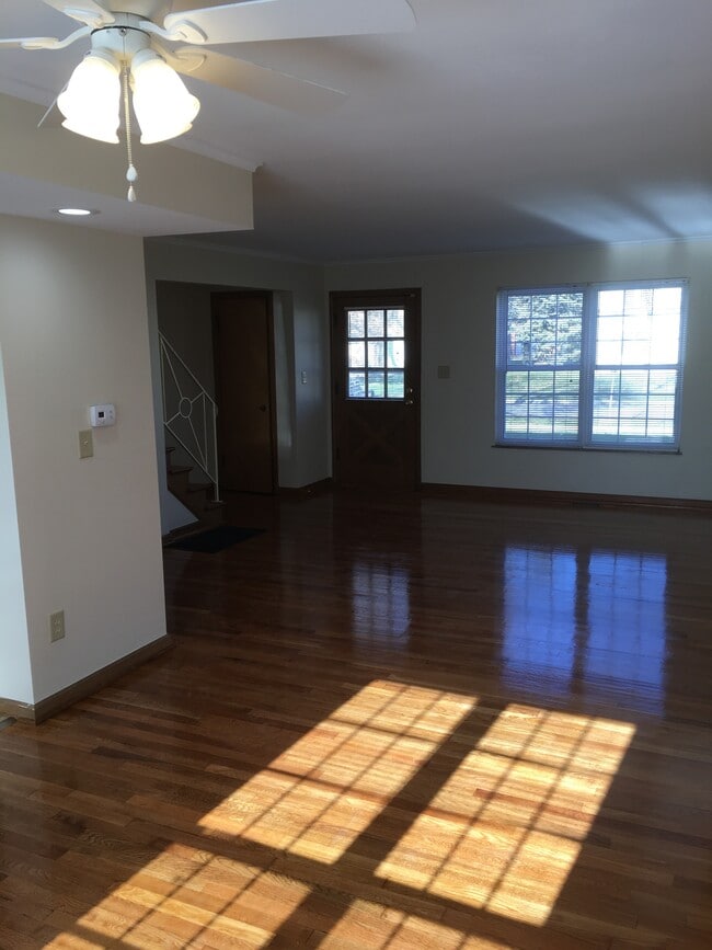 Photo - 2111 Ridgeview Rd