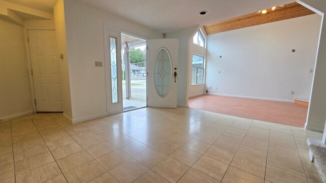 Photo - 4471 Westminster Hwy Unité 1