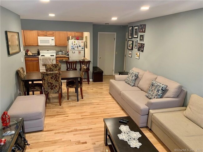 Photo - 3004 Madison Ave