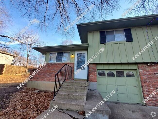 Building Photo - Beautiful Duplex in Merriam-Available in D... Rental