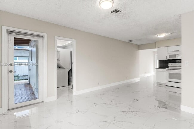 Photo - 310 SW 76th Ct Unit 1