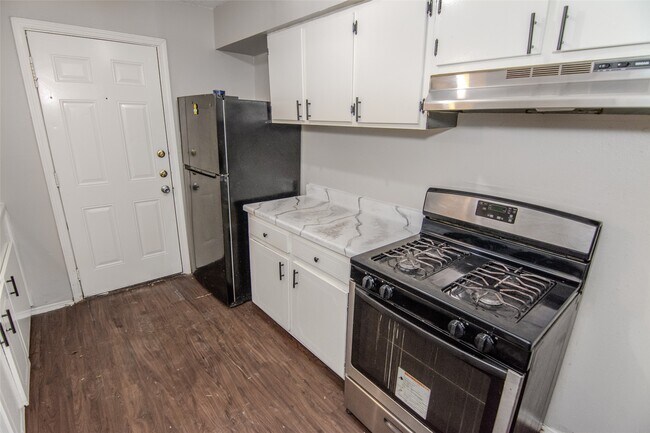 Photo - 1639 Northwood St