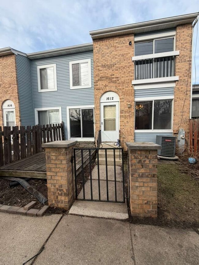 Photo - 1612 Islandview Ct