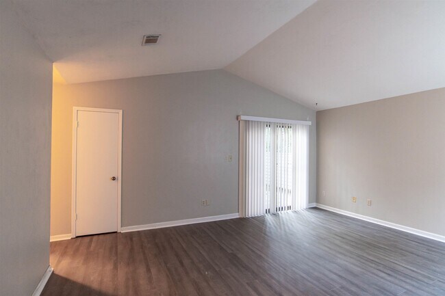 Photo - 2201 Hartsfield Rd