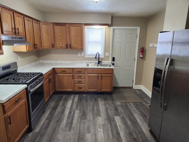 Photo - 406 7th St
