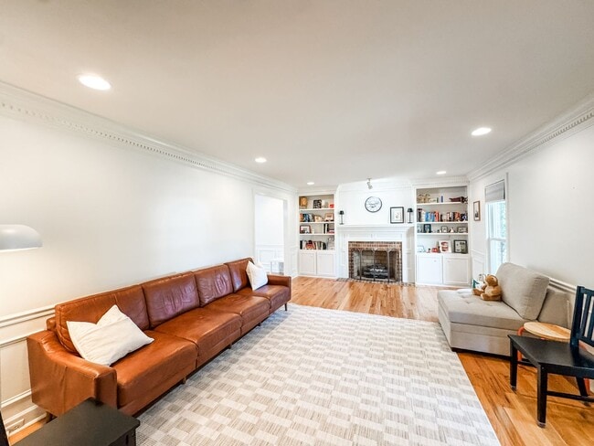 Photo - Spacious + Bright 4 bedroom/ 3.5 bath home in Sprinklakes!