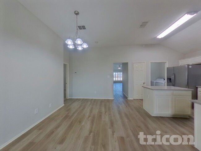 Photo - 4703 Topaz Ln