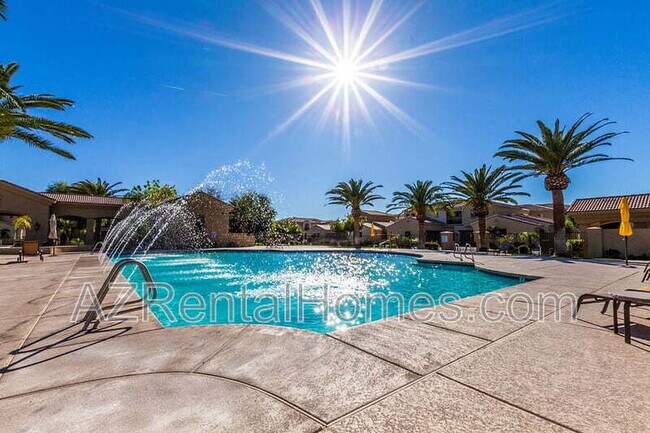 Building Photo - 1367 S Country Club Dr