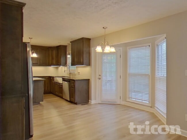 Photo - 530 N Oakland Cir