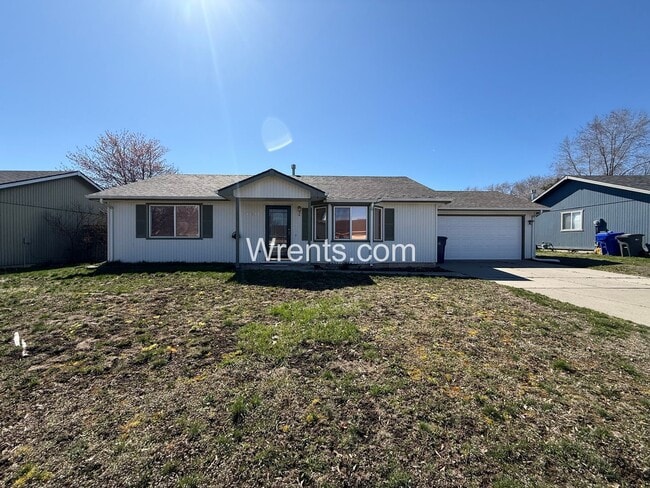 Building Photo - Welcome to this charming 2 bed, 2 bath rancher in Airway Heights!