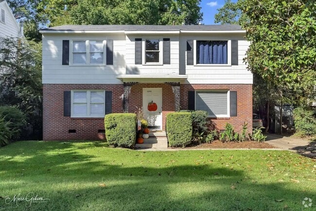 Building Photo - Fully Furnished All Bills Included - 2 bed... Rental