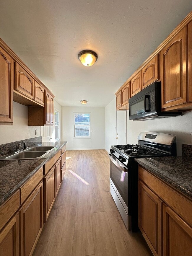 Photo - Charming Three Bedroom Near Westfield Park