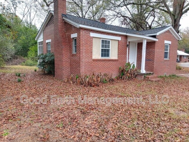 Photo - 203 E 11th St