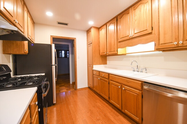 Photo - 3717 Bixler St