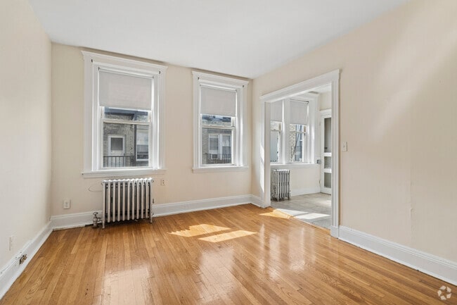 1BR, 1BA - 600SF - Living Room