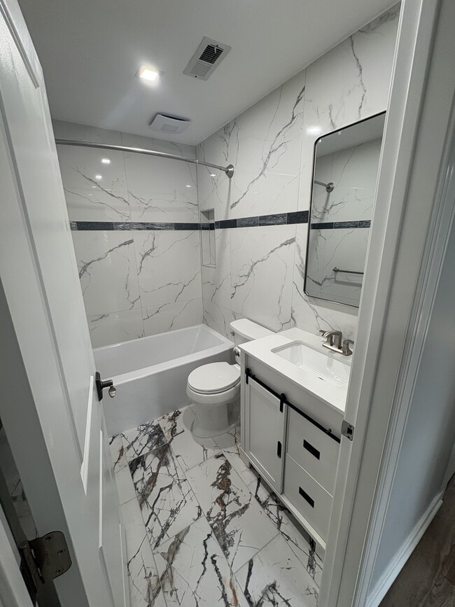 Photo - 1304 Diamond Dr