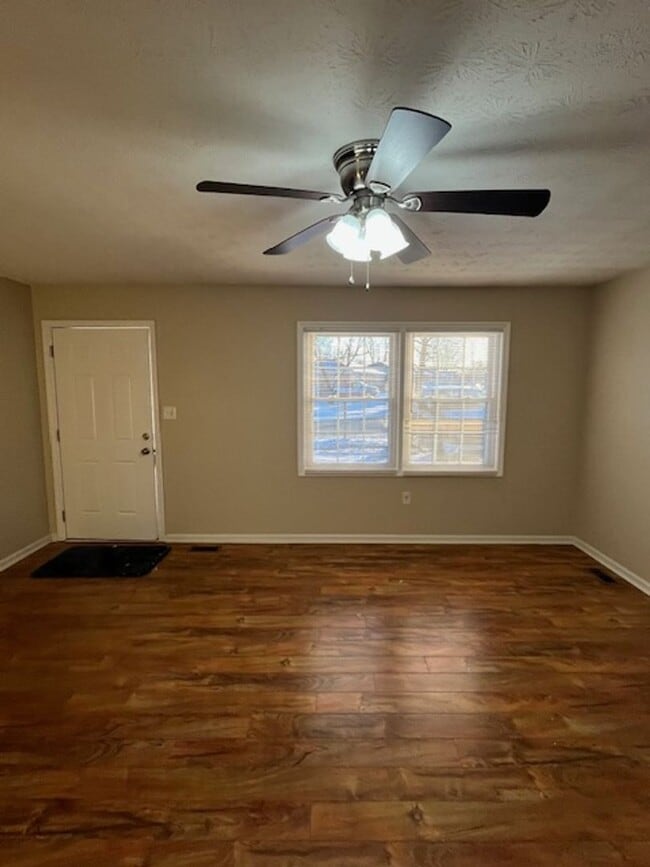 Photo - 201 S Glencove Ave