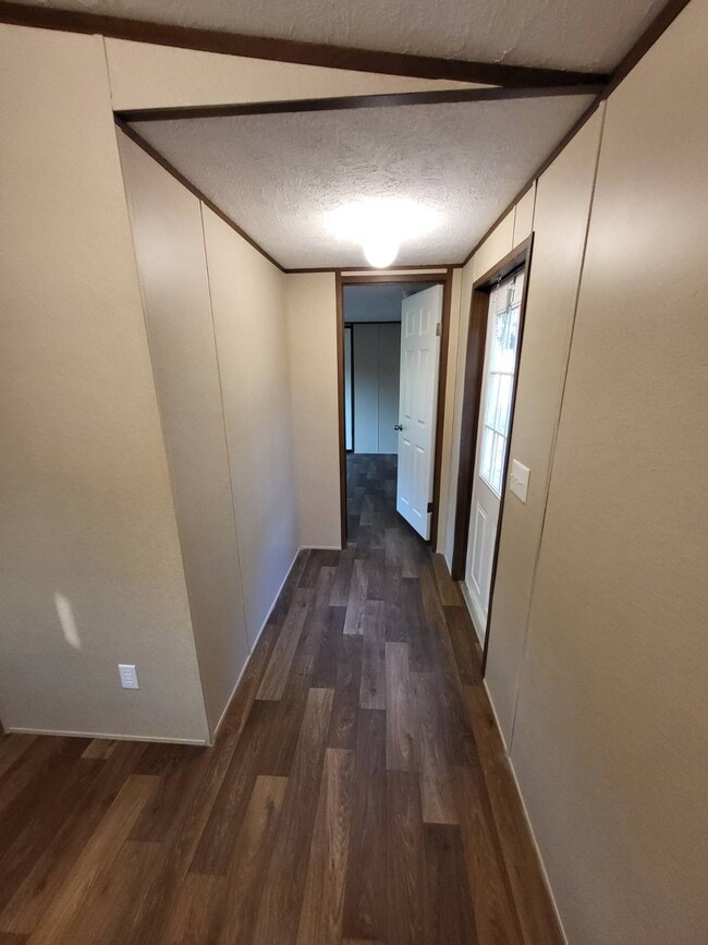 Photo - 1594 Dean Dr