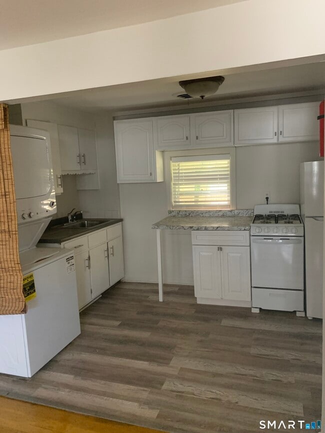 Photo - 76 Hurd St