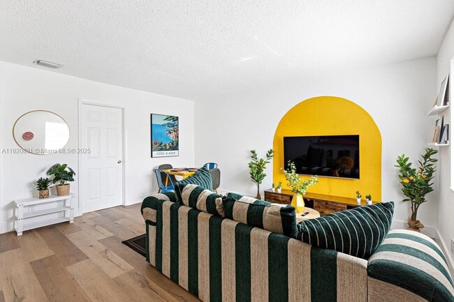 Photo - 811 Tequesta St Unit 3