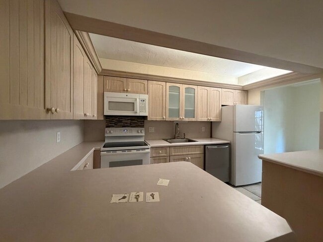 917 NE 16th St Unit 1