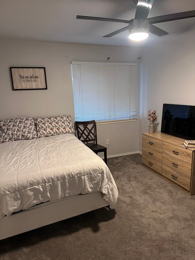 Photo - 43405 30th St W