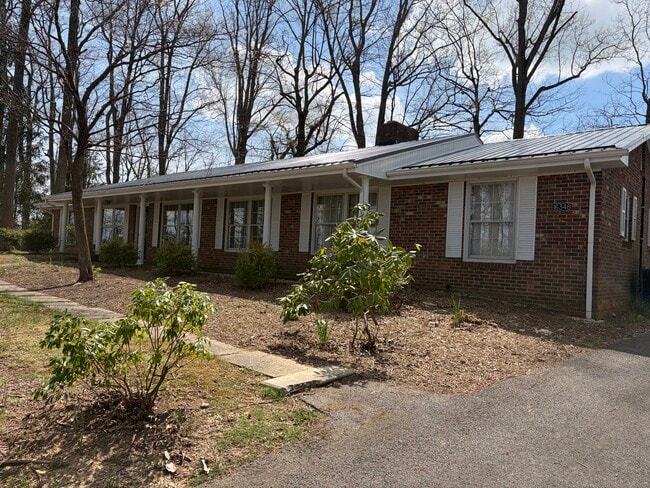 Building Photo - 16348 Woodcliffe Dr