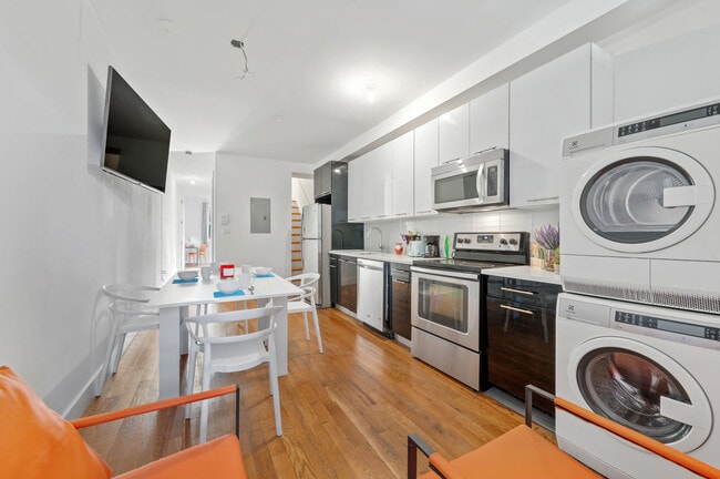 26A Scholes St