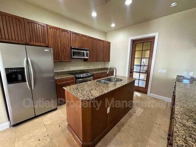 Photo - 2005 Baylarian Blvd