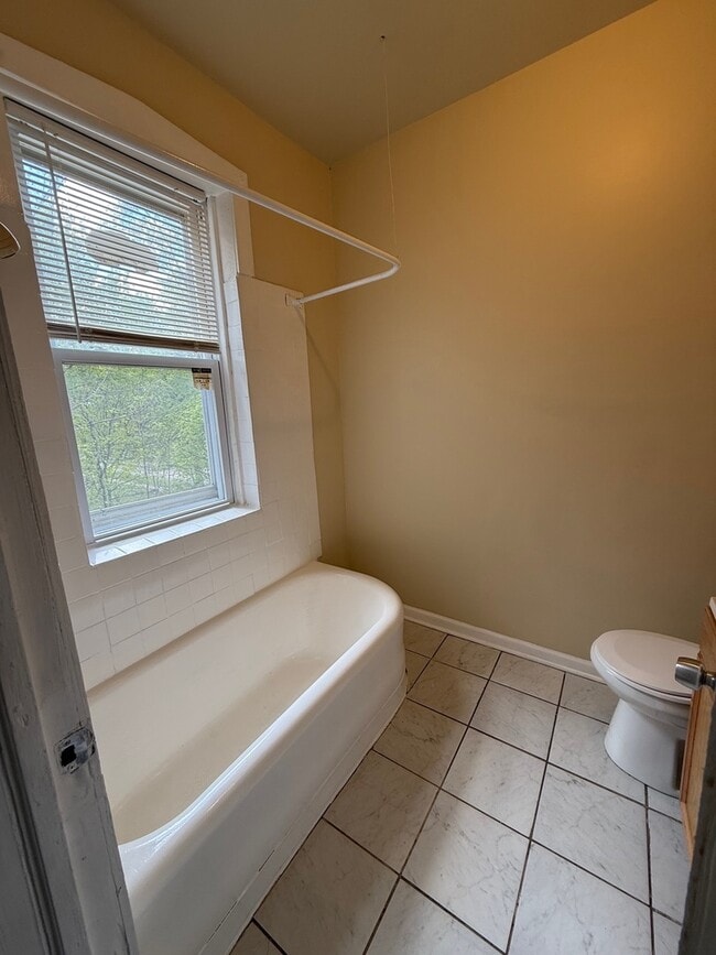Photo - 715 W 57th St Unidad 3