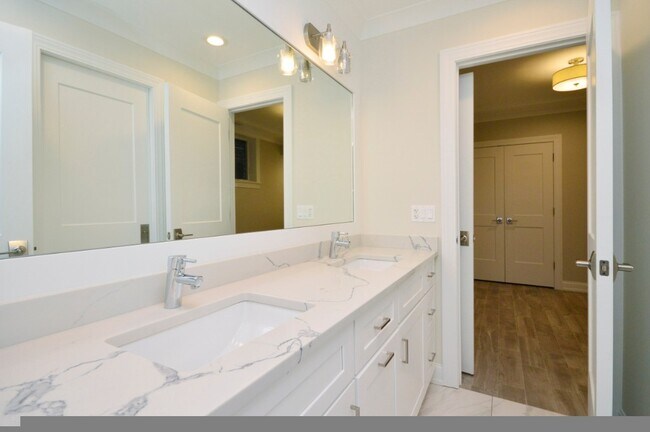 Photo - 4727 N Winchester Ave Unit 3N