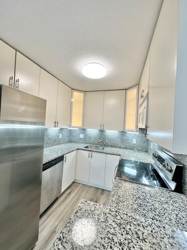 Photo - 610 NW 13th St Unidad 16