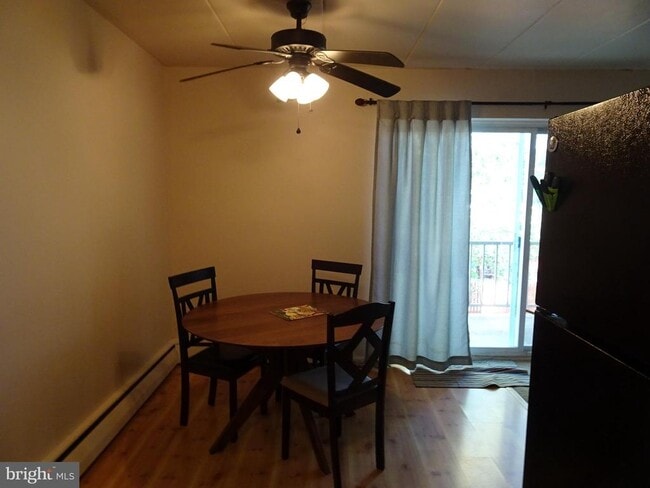 Photo - 610 W 11th St Unit 6