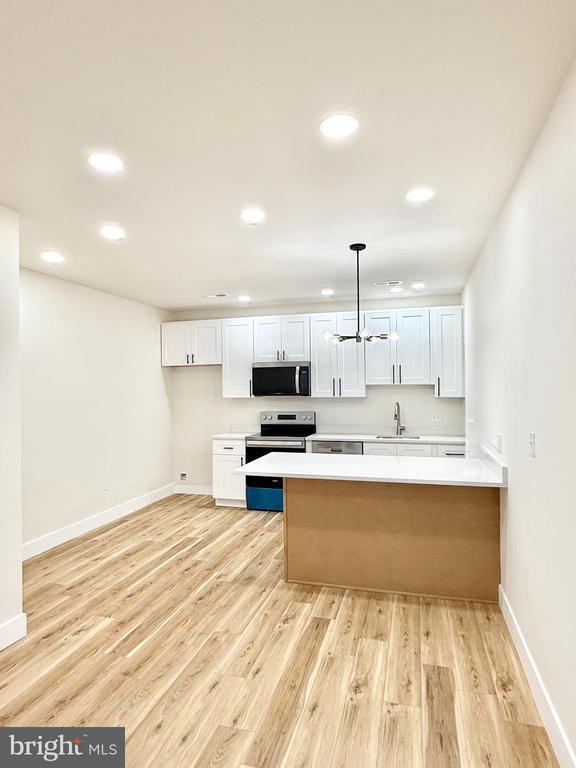 Building Photo - 151 N York St Rental