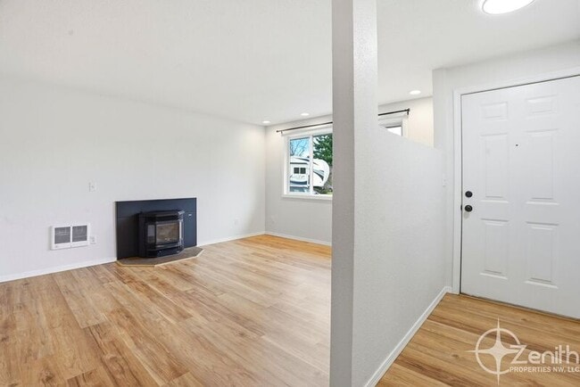 Photo - 13801 NE 40th St