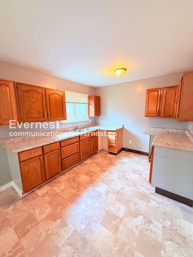 Photo - 12121 Montrose St