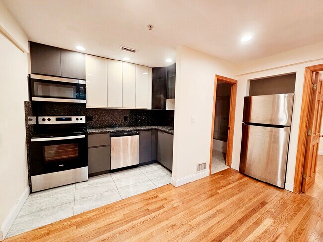 Photo - 1803 Beacon St