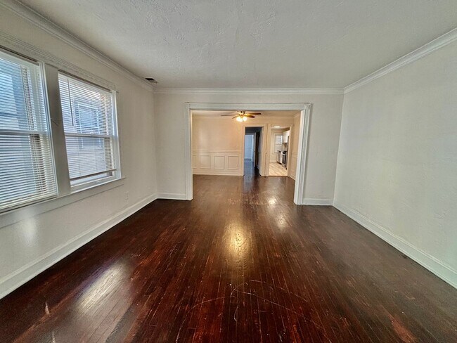 Photo - 5017-5019 Wyandotte St Unidad 5017-2N