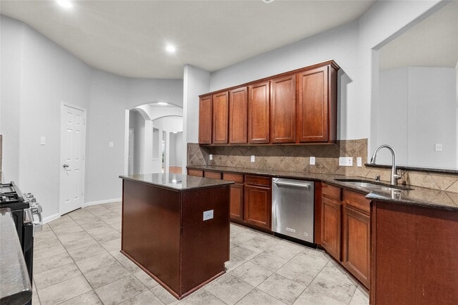 Photo - 6126 Bradford Ln