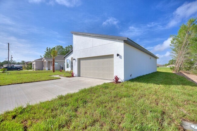 Photo - Newly built! Modern, energy efficient home...