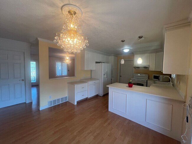 Photo - Charming 4-Bedroom Home in St. Robert, MO!