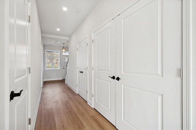 Photo - 2215 Lebanon Dr