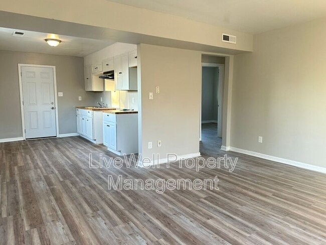 Photo - 7728 Rugby Ave