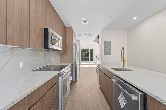 Photo - 310 Fenimore St