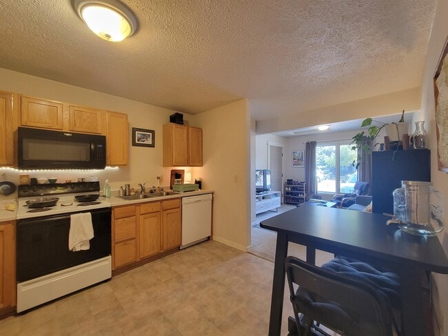 Photo - 128 Hoffman Dr