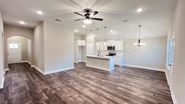 Photo - 606 Moseley Ln