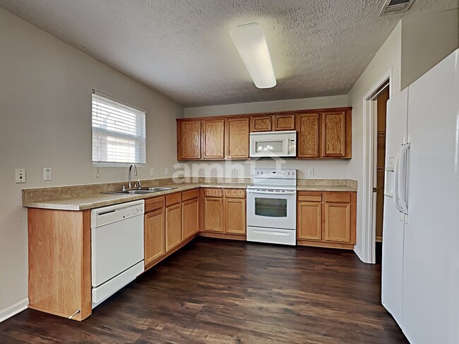 Photo - 1316 Roxbury Ct