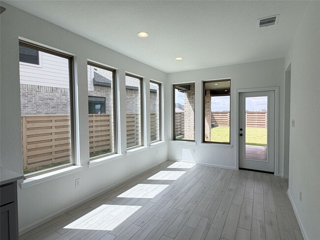 Photo - 10702 Ursa St