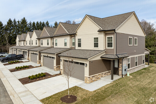 Building Photo - Encore at Lake Forest Trail Rental