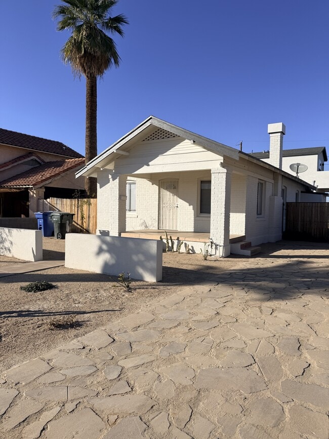 Photo - 1344 E Moreland St